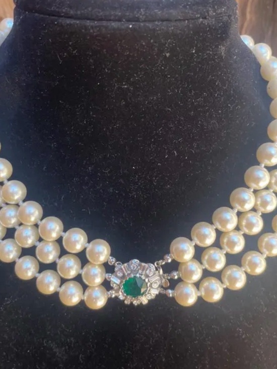 Carolee Jewelry - Vintage Carolee 3 Strand Faux Pearl Choker Necklace Emerald Clasp